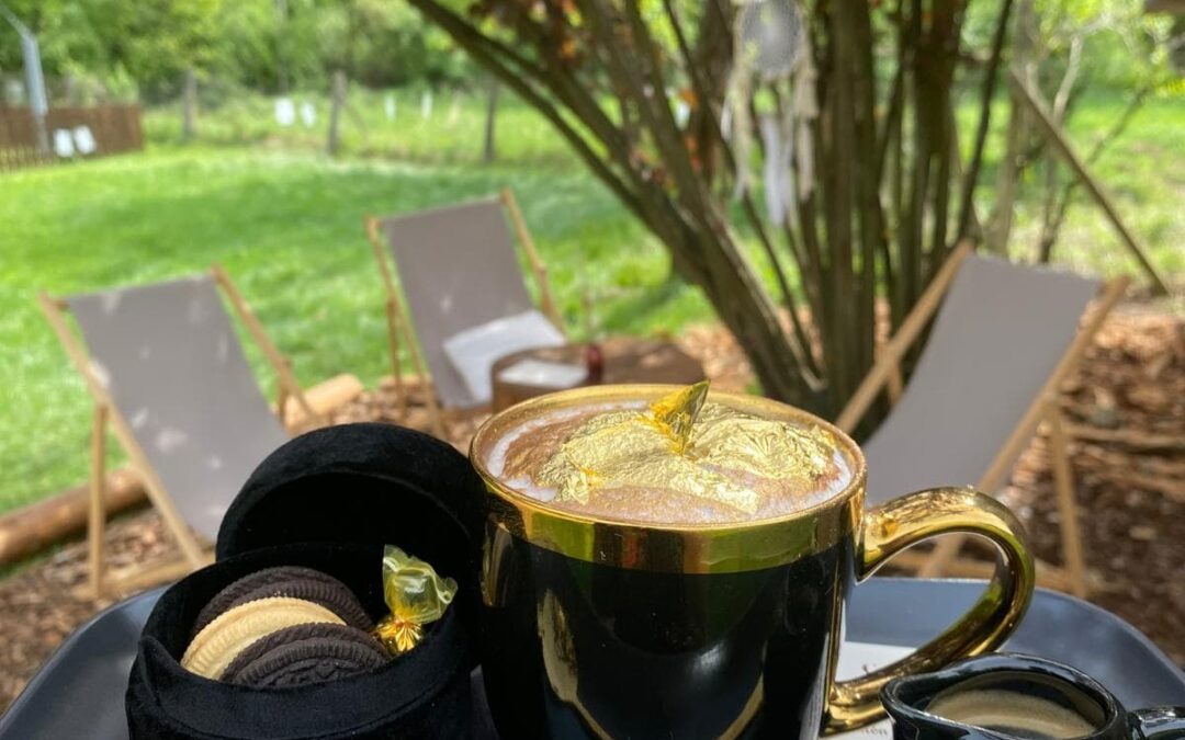 Ochutnejte luxusní Gold Cappuccino v bistru La Foret!